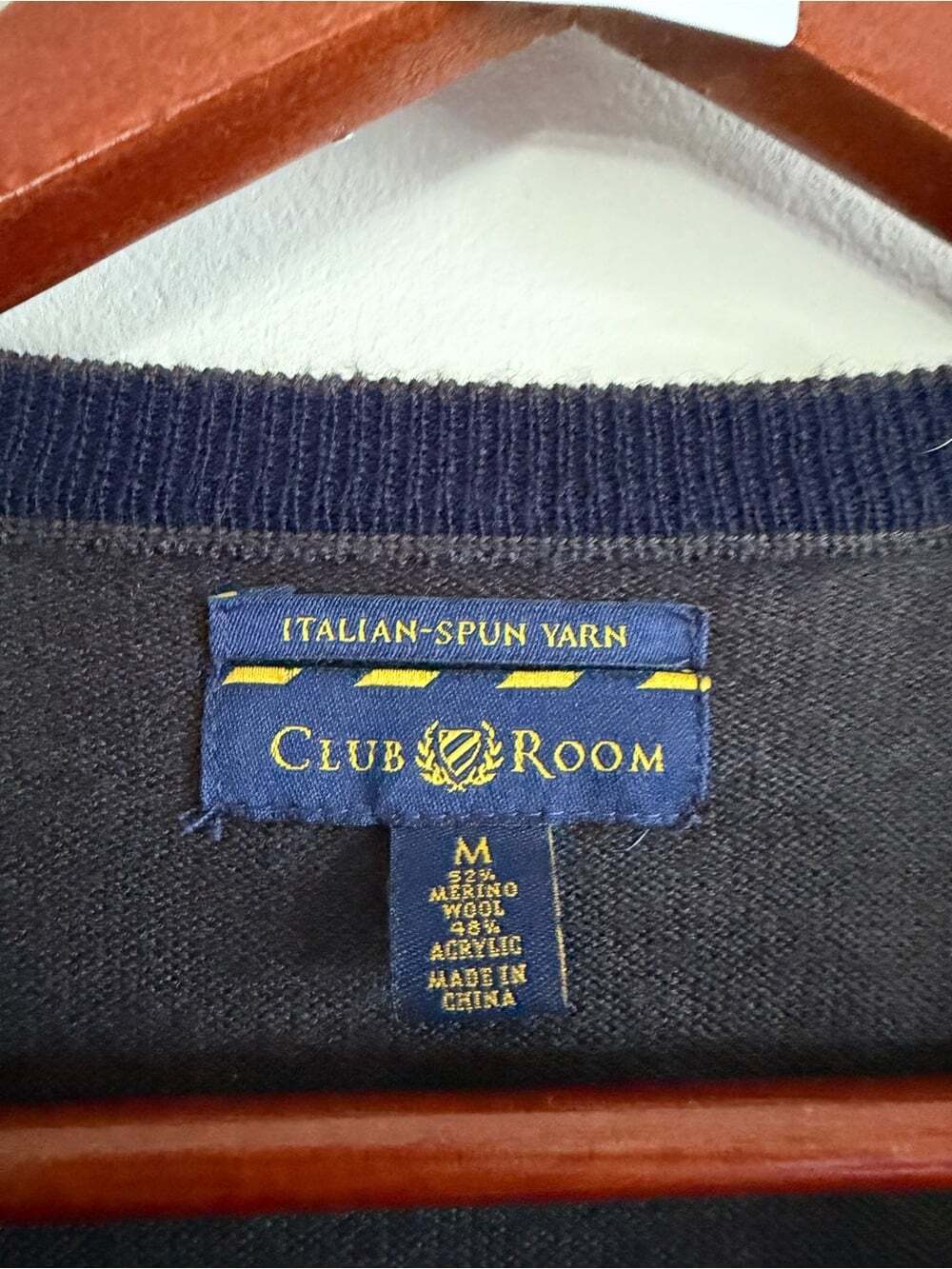 Club Room Merino Wool V-Neck Sweater – Dark Charcoal Classic Preppy Knit - Picture 3 of 6